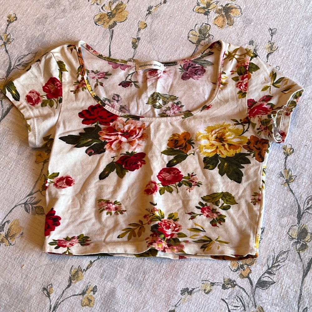 Ambiance Apparel Floral Crop Top Size Small